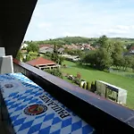 Haus Bergblick 1 Apartamento Utzmemmingen