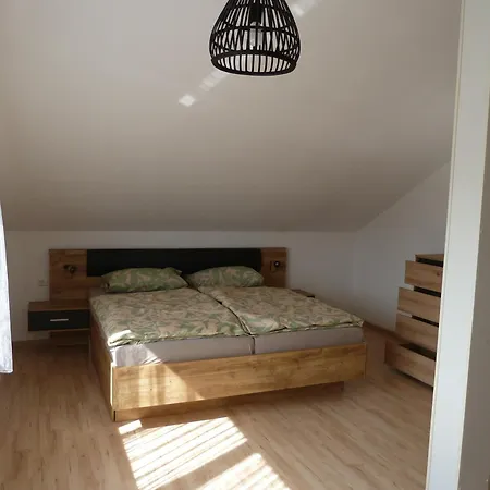 Haus Bergblick 1 Apartamento Utzmemmingen